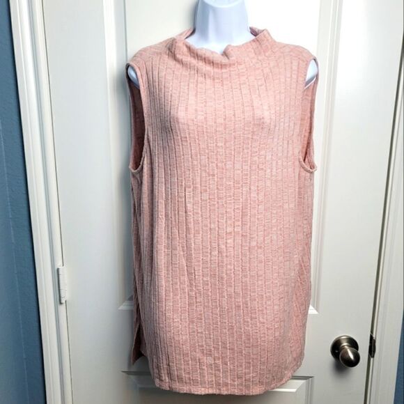 NWT- BANANA REPUBLIC OUTLET Sleeveless Knit Top - Picture 1 of 9